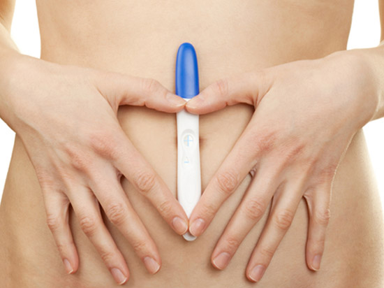 Teste de farmácia para confirmar gravidez.
